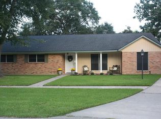 2121 Willow Dell Dr, Seabrook, TX 77586