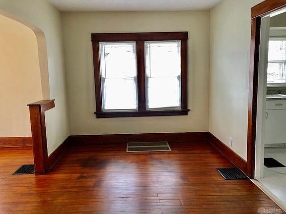 3rd image of 2732 Springmont Ave