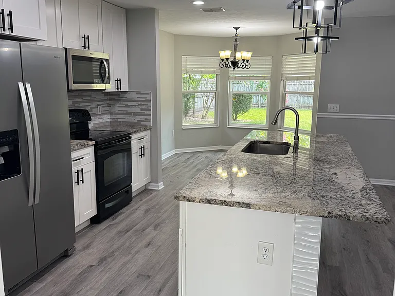 6013 NW 41st Ln — Photo 6