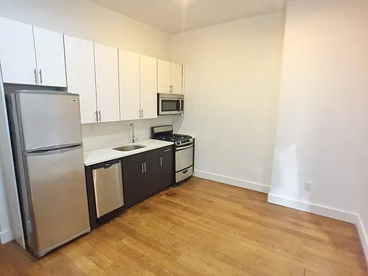 Rented by Trion Real Estate Management | media 23