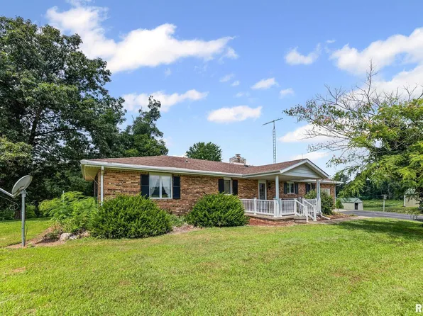 22677 N Post Oak Ln, Walnut Hill, IL 62893