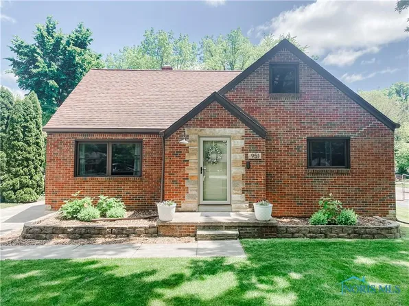951 Mulberry St, Perrysburg, OH 43551
