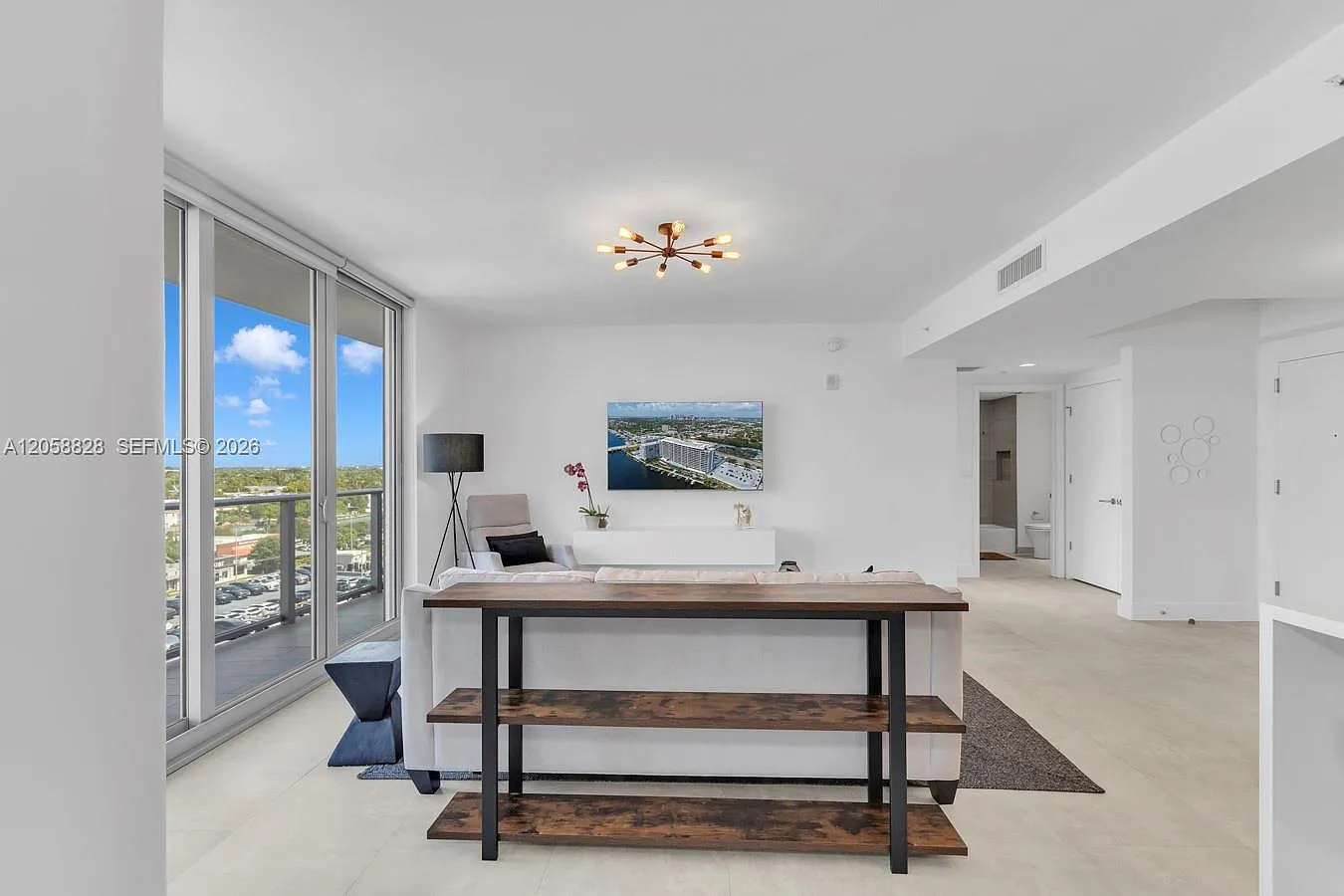 Riva Condominium — Photo 2