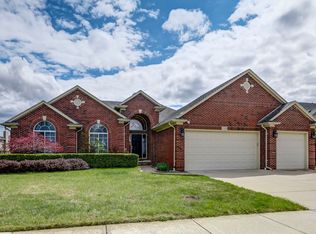 21494 Pine Cone Dr, Macomb, MI 48042
