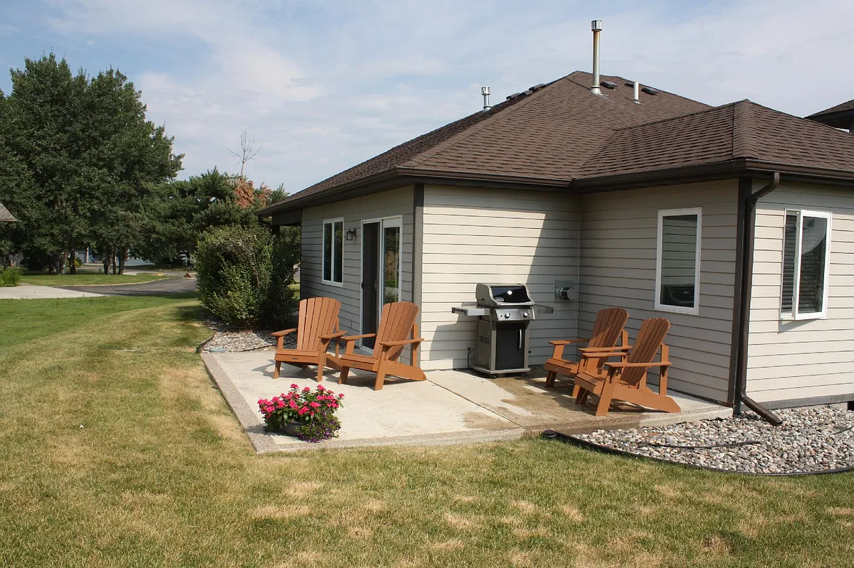 Building Photo - 2404 Par Ct #4