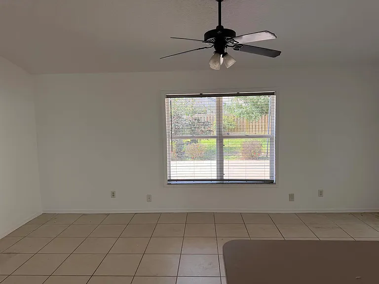 1874 SW Capehart Ave — Photo 14