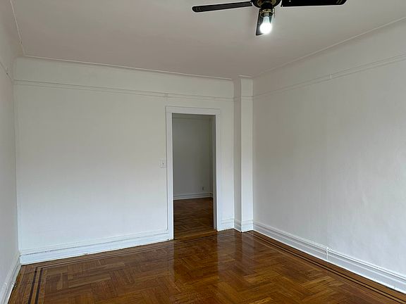 2nd image of 2160 Wallace Ave APT 5K