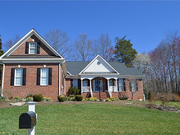 2nd image of 107 Foxcroft Dr