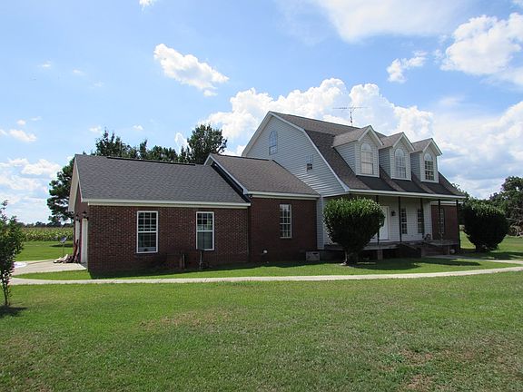 3rd image of 1071 White Chandler Rd