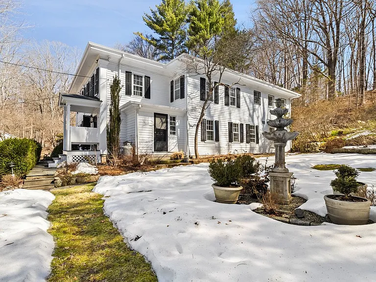 145 Lyons Plain Rd — Photo 2