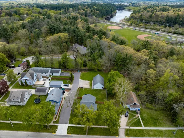 420 Minnesota Ave, Wisconsin Dells, WI 53965