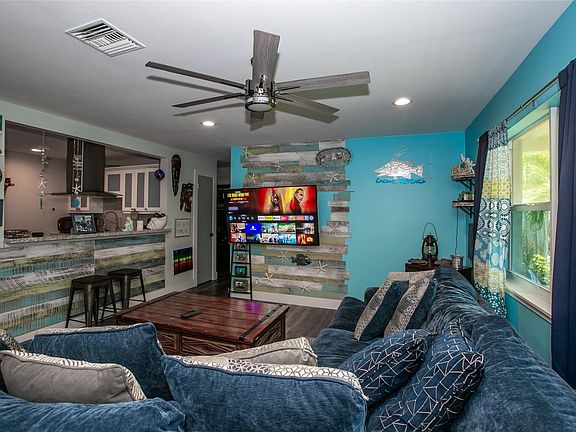 3rd image of 649 NW 42nd Street