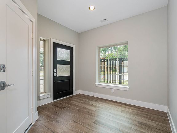2nd image of 1222 Murrayhill Dr