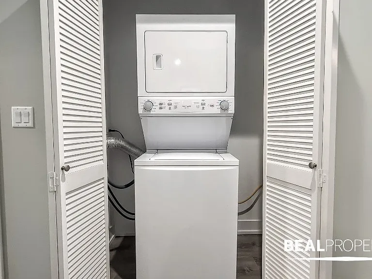 1002 Crain St #2 — Photo 32