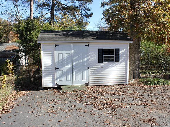 4th image of 4203 Longleaf Dr
