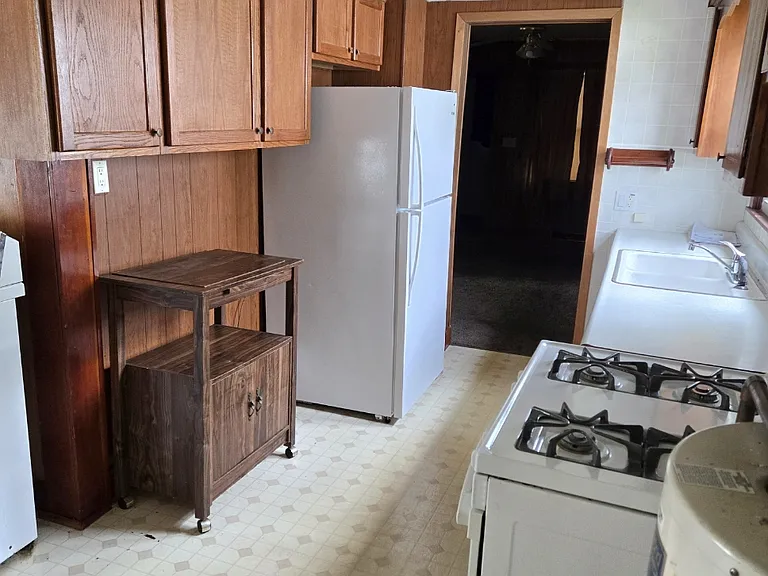 220 Madison St — Photo 6