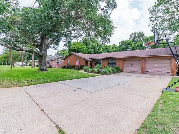 3rd image of 769 Connell Dr