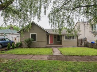 230 W Hereford St, Gladstone, OR