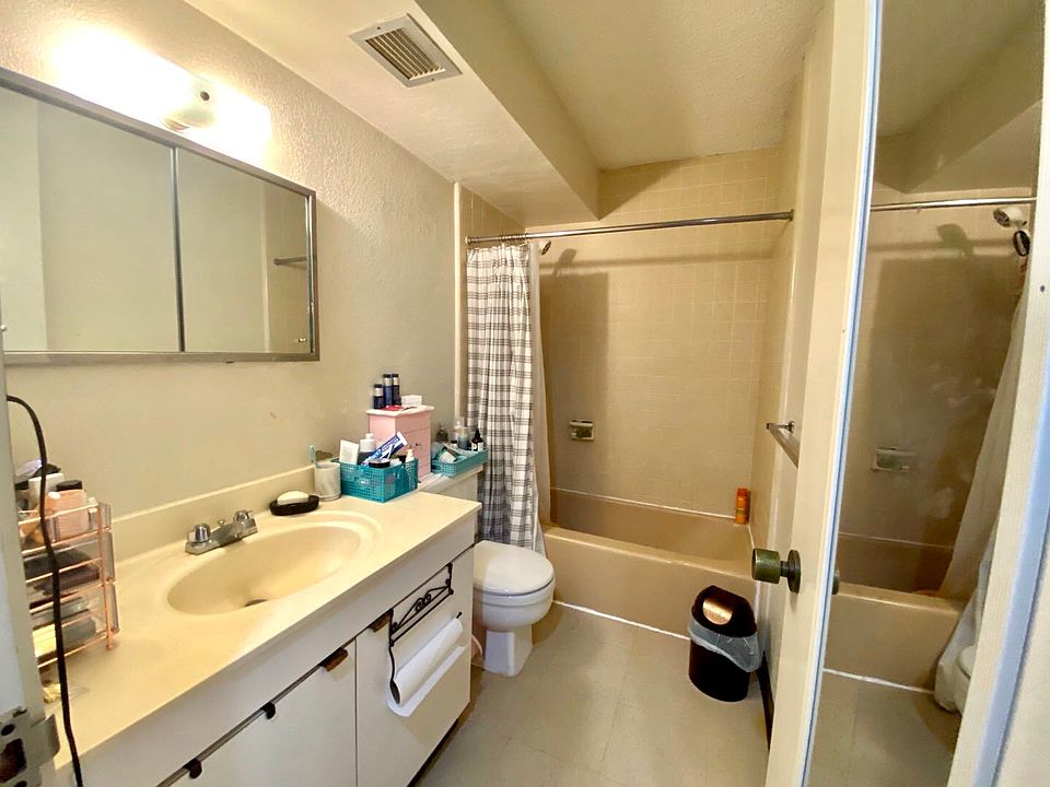 2nd image of 1617 Kapiolani Blvd APT 1-1201