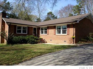 9211 Pinenoll Ln, Charlotte, NC 28215