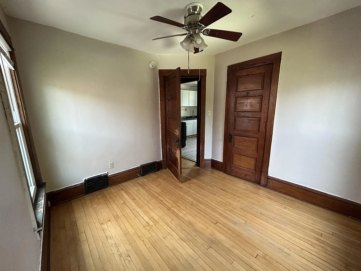 514 East Johnson Street - 2 — Photo 2