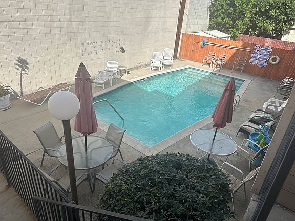 3rd image of 14141 Tiara St