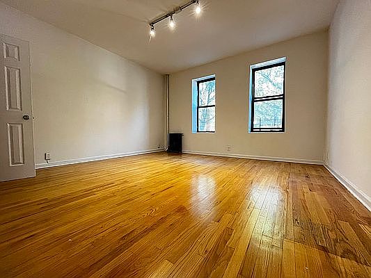 5th image of 302 Eastern Pkwy APT 1A