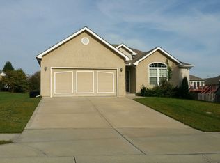 106 NW 90th St, Kansas City, MO 64155