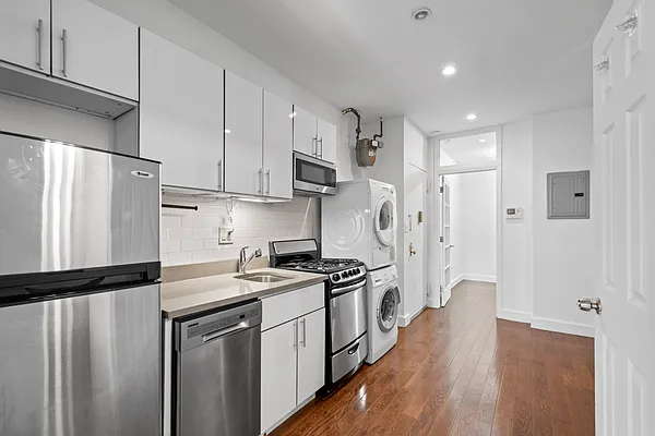 Rented by Living New York | media 10