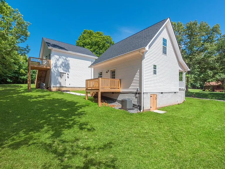 1707 Forrester Rd — Photo 9