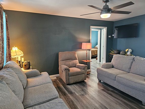 2nd image of 1107 W Beeson Rd