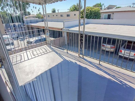 5th image of 943 Myrtle Ave #12