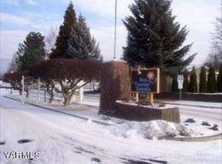 3909 Sunset Vista Ct, Yakima, WA 98901