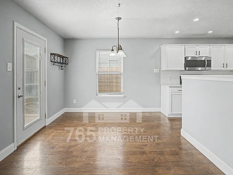 2641 Massasoit Ln — Photo 3