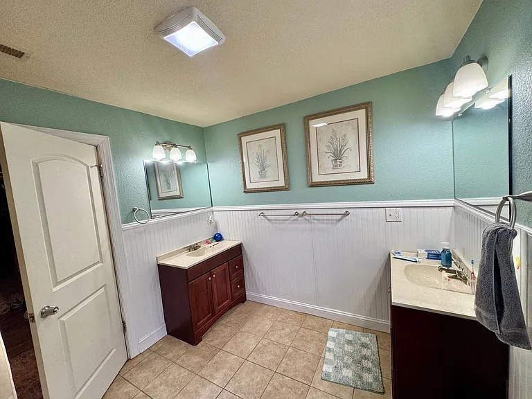 9251 Atwood Ave — Photo 37