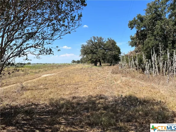 1510 E State Highway 97, Nixon, TX 78140