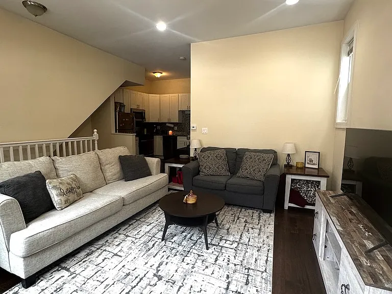 2619 N Southport Ave #1F — Photo 16