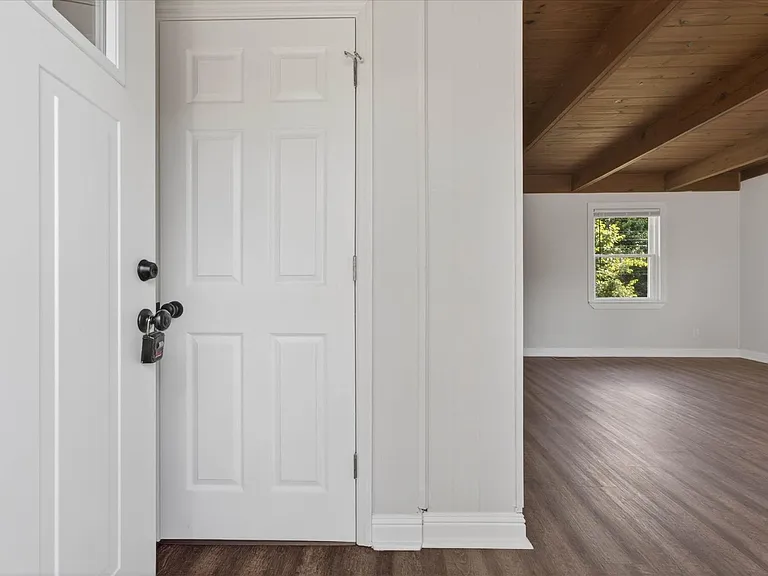 444 Appleton Dr — Photo 5