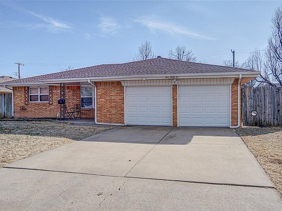 3rd image of 432 SW 63rd Pl
