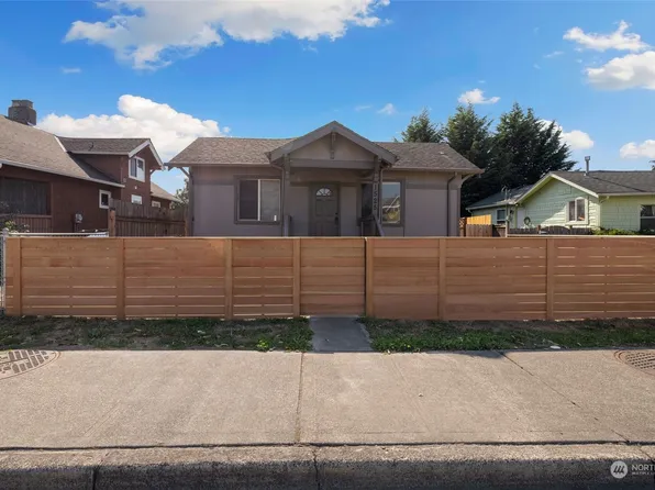 1525 N 3rd Street, Renton, WA 98057