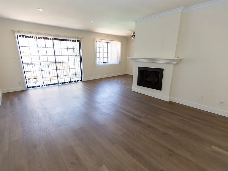 13830 Moorpark St #205 — Photo 7