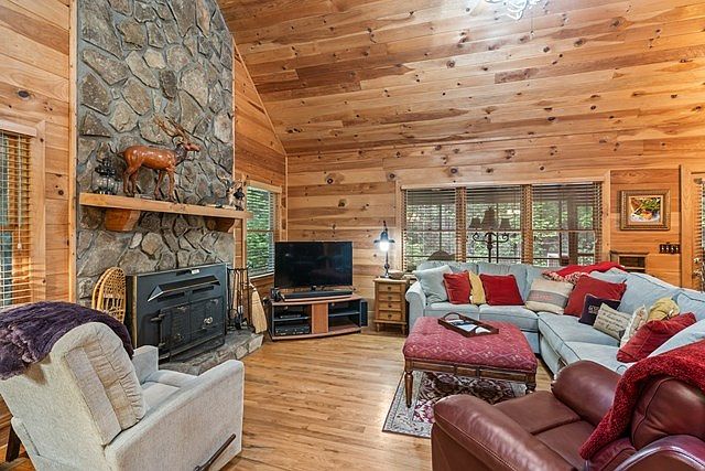 44th image of 61 River Bend Ct