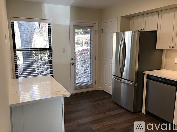 5th image of 15601 Ferncreek Dr #D