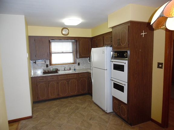 2nd image of 490 Avenue A