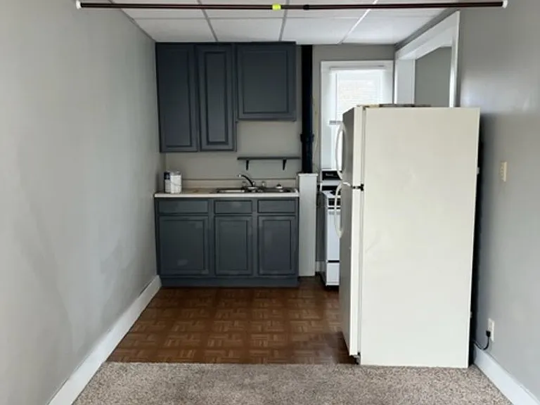 58-60 W Clinton St — Photo 6