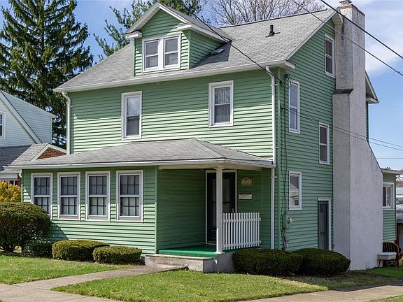 2nd image of 2715 Foster St
