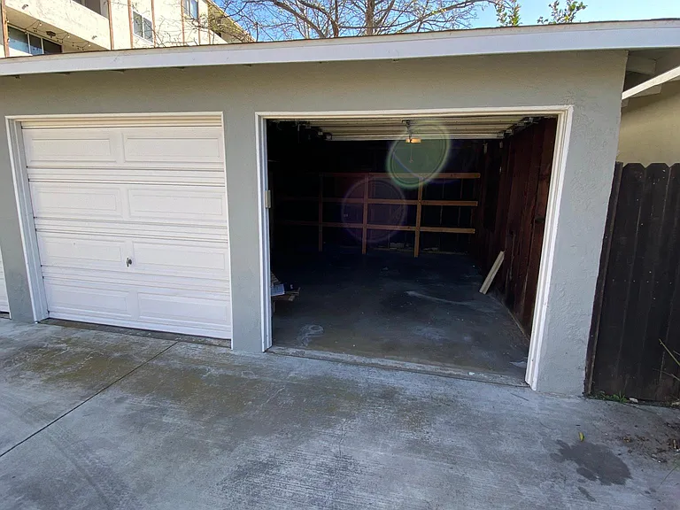 116 W Maple Ave — Photo 12