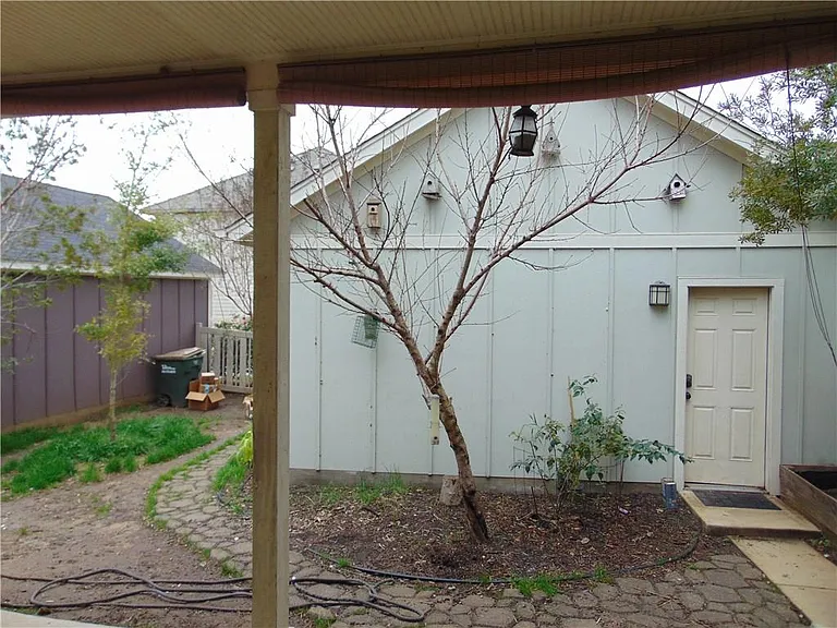 5208 Hellman — Photo 26