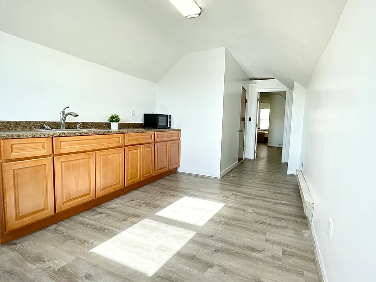 518 Pleasant St #2 — Photo 10