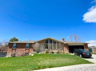 2083 E Gyrfalcon Ln, Sandy, UT 84092